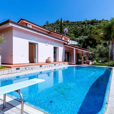 Bouganville - Swimming Pool, Gym & Sauna